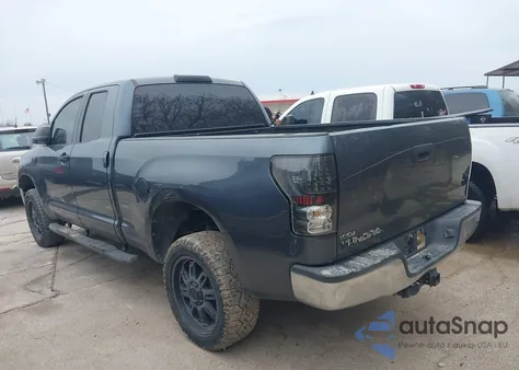 2010 Toyota Tundra Grade 5.7L V8 z USA, uszkodzony, nr VIN 5TFRY5F14AX080733